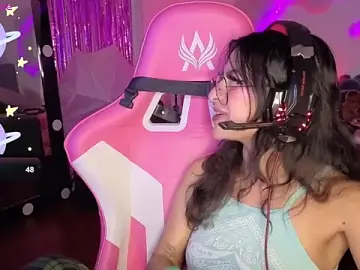 Stripchat Watch Live Sex Cams of larah_uwu
