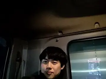 Stripchat Sex Cam of whitebriefboy