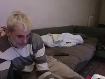 Stripchat Live Sex Cam of skossa777