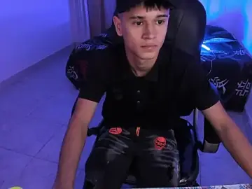 Aron_Boyy from stripchat