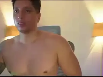 Stripchat Live Sex Cam of appolo_allen