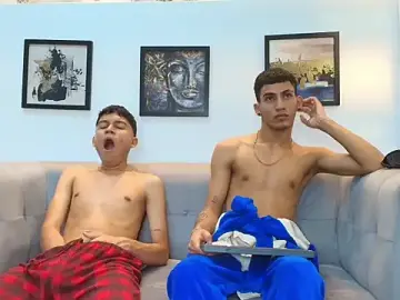 Stripchat Adult Webcam of HORNY_PRETTY