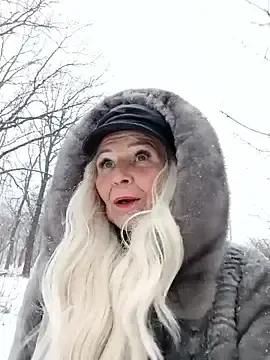 Stripchat Live Sex Cam of CassandraSandra44