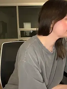 Stripchat Live Sex Cam of nerdynina