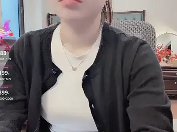 Stripchat Live Sex Cam of Caryln-Bun