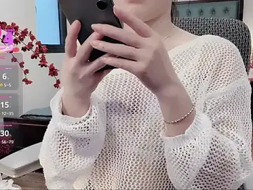 Stripchat Live Sex Cam of Caryln-Bun