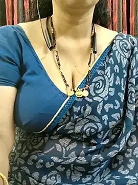 Stripchat Live Sex Cam of bhuvana_555