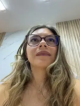 Stripchat Free Porn Cam of alicee16