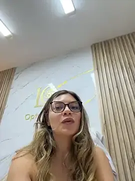 Stripchat Free Live Porn of alicee16