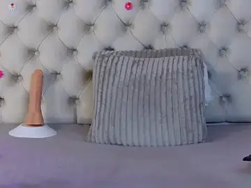 Stripchat Adult Webcam of PlayfulShow