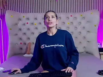 Stripchat Free Porn Cam of PlayfulShow