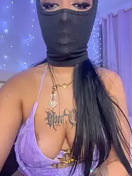 Stripchat Live Sex of kamila_french