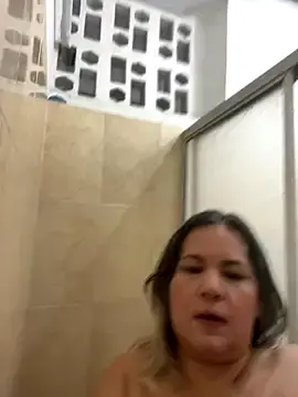 Stripchat Free Porn Cam of Lucy_Milf_474