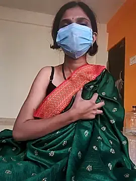 Shivani2002 from stripchat