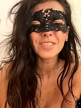 Stripchat Sex Cam of EmySkinny85