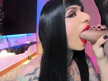 luxyshy from stripchat