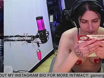 Stripchat Adult Video Chat of Gamergirl-Linela