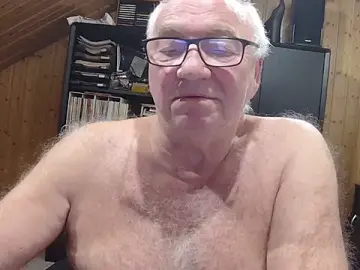 Stripchat Free Porn Cam of biggandybig