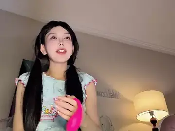 kiraa-0051 from stripchat