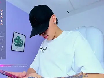 Stripchat Adult Webcam of Lobo_17_