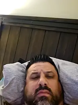 Stripchat Watch Live Sex Cams of Roddog18