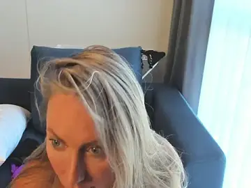 Stripchat Adult Webcam of Veola_new