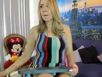 Stripchat Adult Video Chat of ashleymilf_1