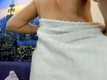 Stripchat Sex Cam of ashleymilf_1