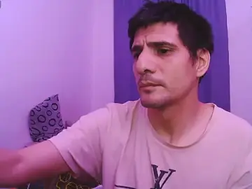 Stripchat Live Sex of Adam_Arango