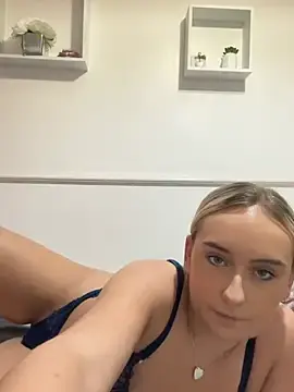 Stripchat Free Porn Cam of Scarletbx