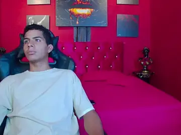 Stripchat Adult Webcams of Noah_Greenhart