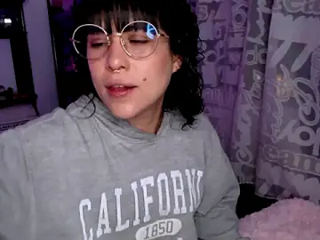 Stripchat Sex Cam of Hellen_dumont