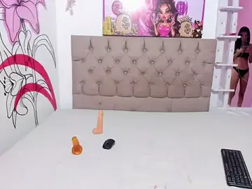 Stripchat Sex Cam of Sophie_and_andress