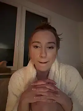 Stripchat Watch Live Sex Cams of romyxxs