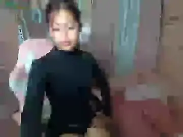 Stripchat Free Live Porn of young_salsalita