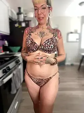 Stripchat Adult Webcam of Eva_Monroe-