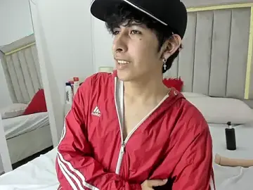 julian_xx from stripchat