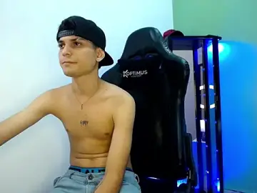 Stripchat Watch Live Sex Cams of dilan_hott_