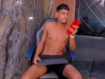 Stripchat Best live sex cam show of ALEX_KEITH26