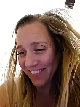 Stripchat Free Porn Cam of Skyellar