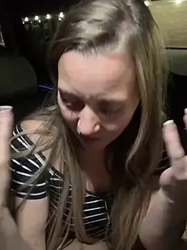 Stripchat Watch Live Sex Cams of Skyellar