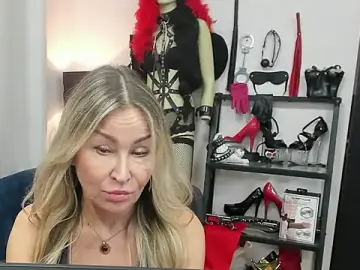 crystaLUX from stripchat