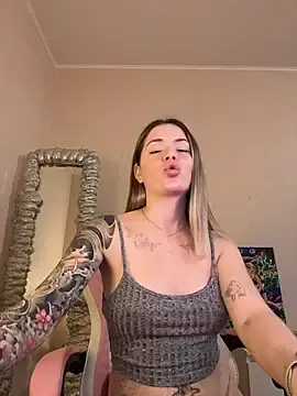 Stripchat Best Webcam of miaacatt