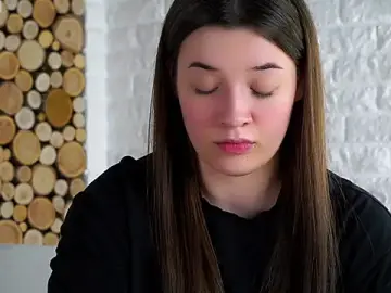 Stripchat Free Live Porn of LowOncoming