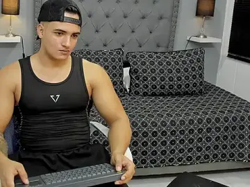 Stripchat Live Sex of maxximo_strong_