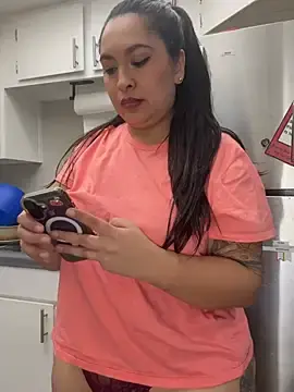 Stripchat Watch Live Sex Cams of latina_curvy22