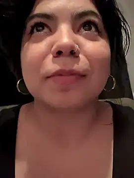 Stripchat Free Porn Cam of kimmiakiss22