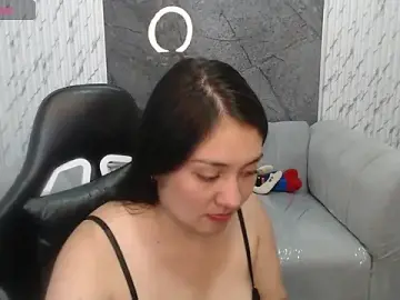 Stripchat Nude Webcam of Ivony18_b