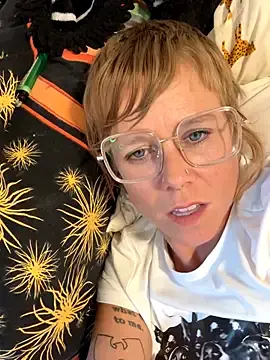 Stripchat Live Sex Cam of goodgirlbabydoll