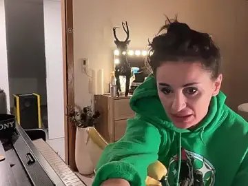 Stripchat Adult Webcam of ClaireDeLunee